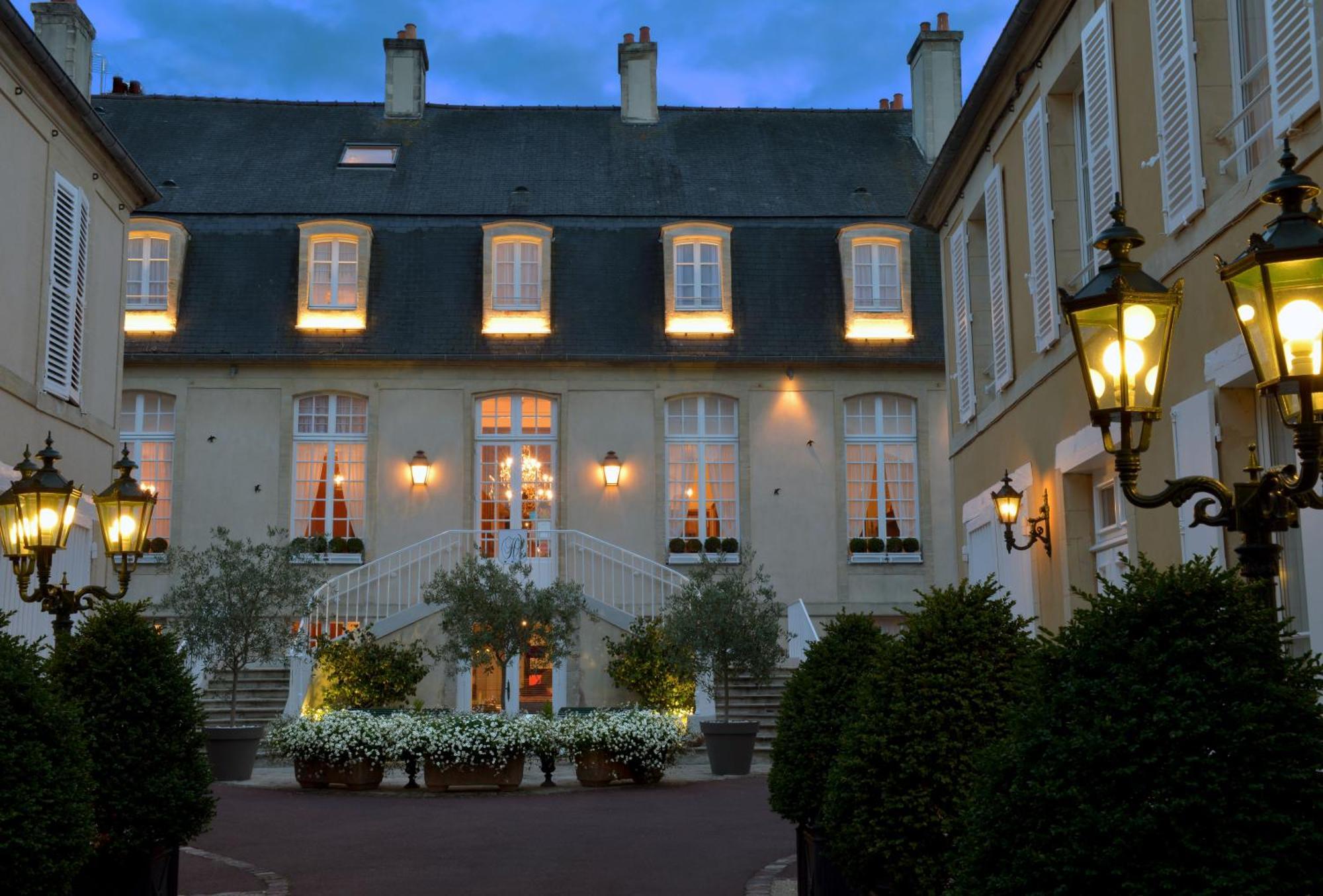 Hotel D'Argouges Bayeux Esterno foto